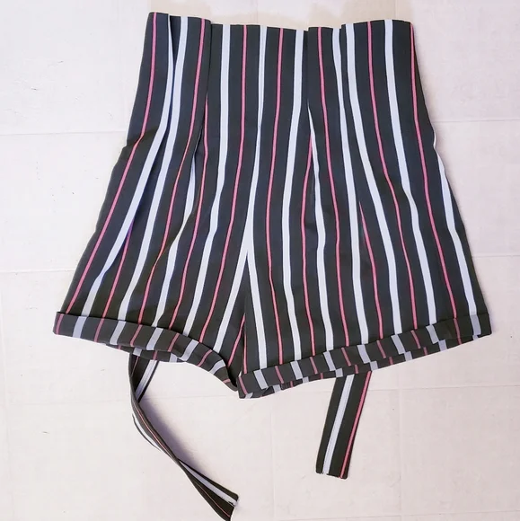 Like new S Lumiere high rise shorts - Picture 2 of 10